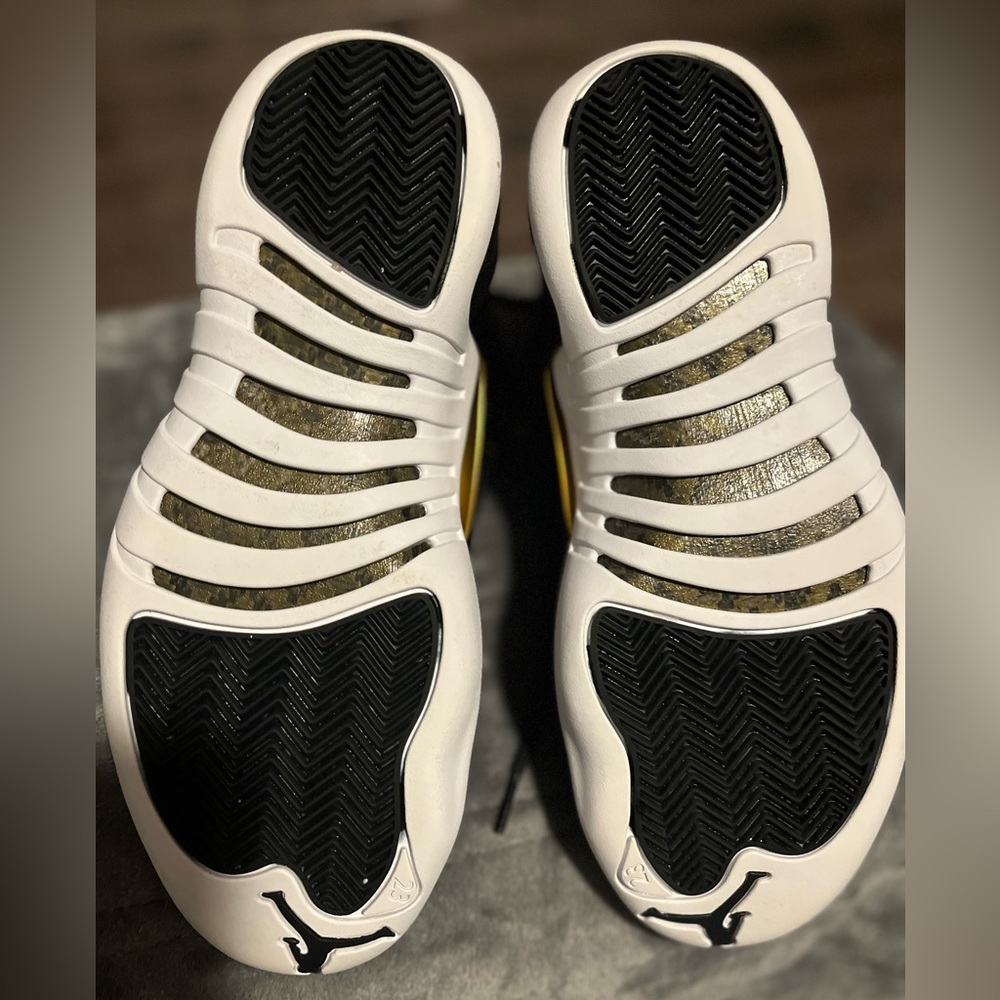 Wms Air Jordan 12 Retro - Picture 4 of 12